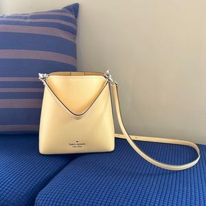 NWOT - KATE SPADE - small bucket cross body purse